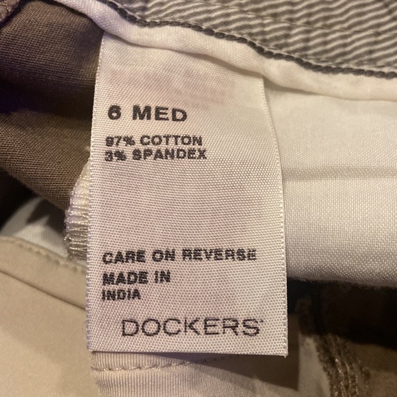 NWT DOCKERS Size 6 Ideal Fit Mid Rise Marley Pant Truly Slimming Khaki Pants - Picture 11 of 11